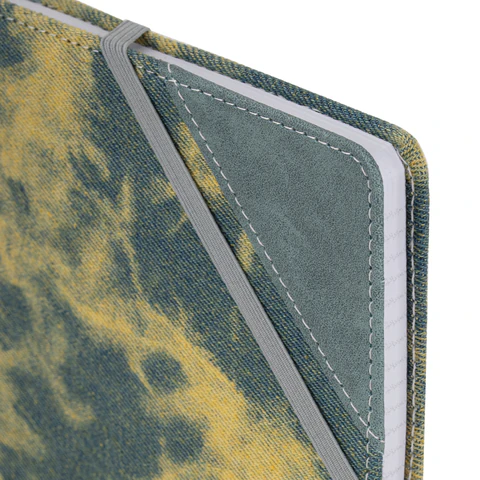 Блокнот А5 135x210 мм BRAUBERG "Denim", ткань/экокожа, резинка, держатель, 80 л., клетка, синий, 117139 - МСК «Форвард»