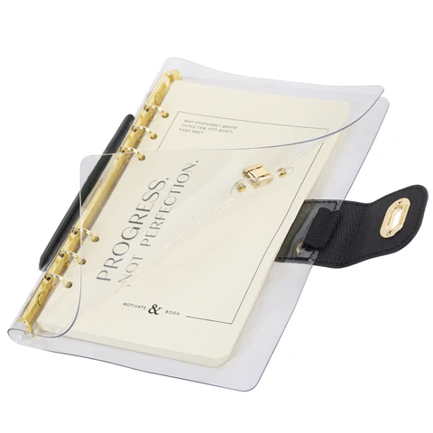 Блокнот А5 180x235 мм, BRAUBERG "Fabulous", гибкий, на кольцах, застежка, 80 л., черный, 116196 - МСК «Форвард»