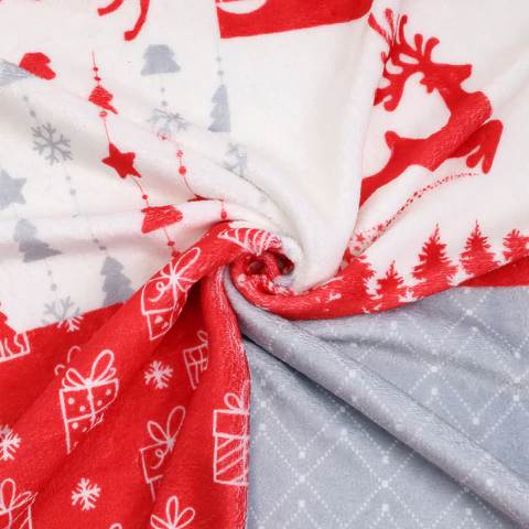 Плед новогодний 150х200 см, "Лоскутки", полиэстер, 210 г/м2, ЗОЛОТАЯ СКАЗКА, 592531 - МСК «Форвард»