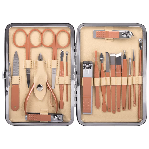 Универсальный набор для маникюра и педикюра 18 в 1 в футляре, STANDARD, розовый, WBZ (ВБЗ), 609488 - МСК «Форвард»