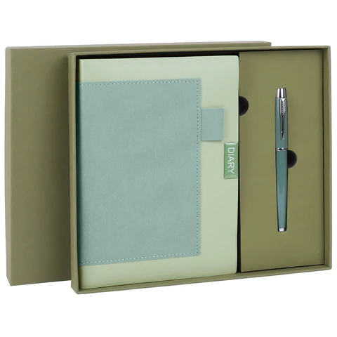 Ежедневник в наборе с ручкой А5, 144x210 мм, BRAUBERG "Style" под кожу, 160 листов, зелёный, 116863 - МСК «Форвард»