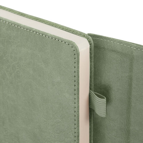 Ежедневник датированный 2026, А5, 145х213 мм, BRAUBERG "Jacket", под кожу, клапан, держатель, зеленый, 117402 - МСК «Форвард»