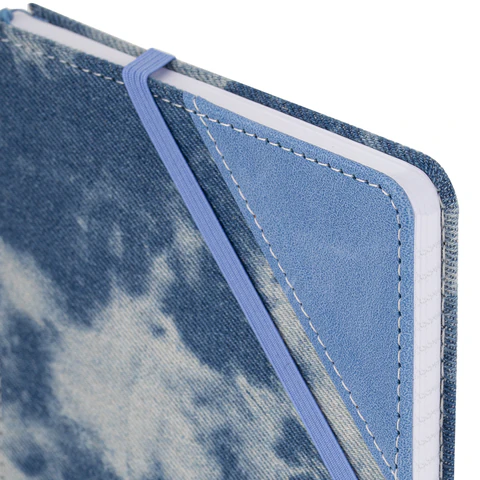 Блокнот А5 135x210 мм BRAUBERG "Denim", ткань/экокожа, резинка, держатель, 80 л., клетка, голубой, 117138 - МСК «Форвард»