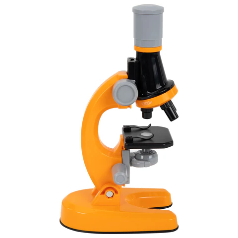 Микроскоп с подсветкой, 30 предметов, в т.ч. набор из 12 микропрепаратов в подарок, увеличение 100х, 400х, 1200х, BRAUBERG KIDS, 391400 - МСК «Форвард»