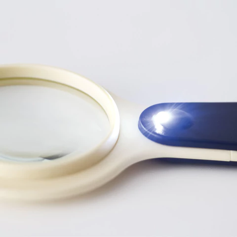 Лупа просмотровая STAFF "Manager", С ПОДСВЕТКОЙ, диаметр 50 мм, увеличение 5, корпус сине-бежевый, 454125 - МСК «Форвард»