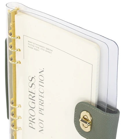 Блокнот А5 180x235 мм, BRAUBERG "Fabulous", гибкий, на кольцах, застежка, 80 л., оливковый, 116195 - МСК «Форвард»