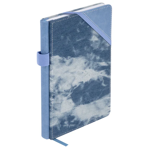 Блокнот А5 135x210 мм BRAUBERG "Denim", ткань/экокожа, резинка, держатель, 80 л., клетка, голубой, 117138 - МСК «Форвард»