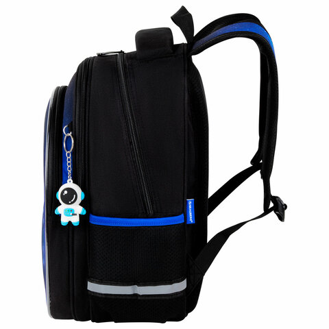 Рюкзак BRAUBERG OPTIMA, 2 отделения, с брелоком, "Brave astronaut", 3D-панель, 36х27х18 см, 273159 - МСК «Форвард»