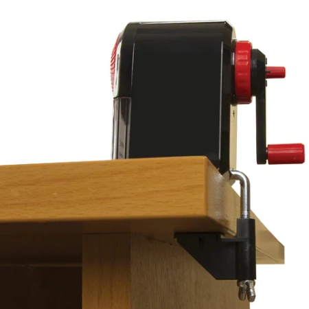 Точилка механическая BRAUBERG "ULTRA", для чернографитных и цветных карандашей, крепление к столу, корпус черный с красным, 228626 - МСК «Форвард»