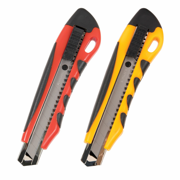 Нож канцелярский 18 мм BRAUBERG "Universal", 3 лезвия в комплекте,автофиксатор,резин.вставки, 230920